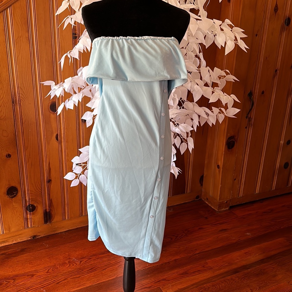 Strapless sky blue Boohoo dress fits US 16-18 stretchy, see pics